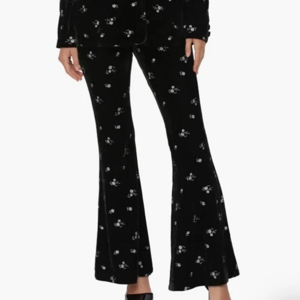 Avec Les Filles Black Velvet Floral Embroidered Flare Pants Size Small